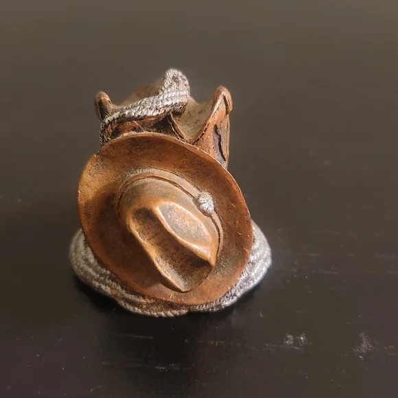 2" Cowboy Hat Boots and Rope Decorative Figure - Picture 4 of 5